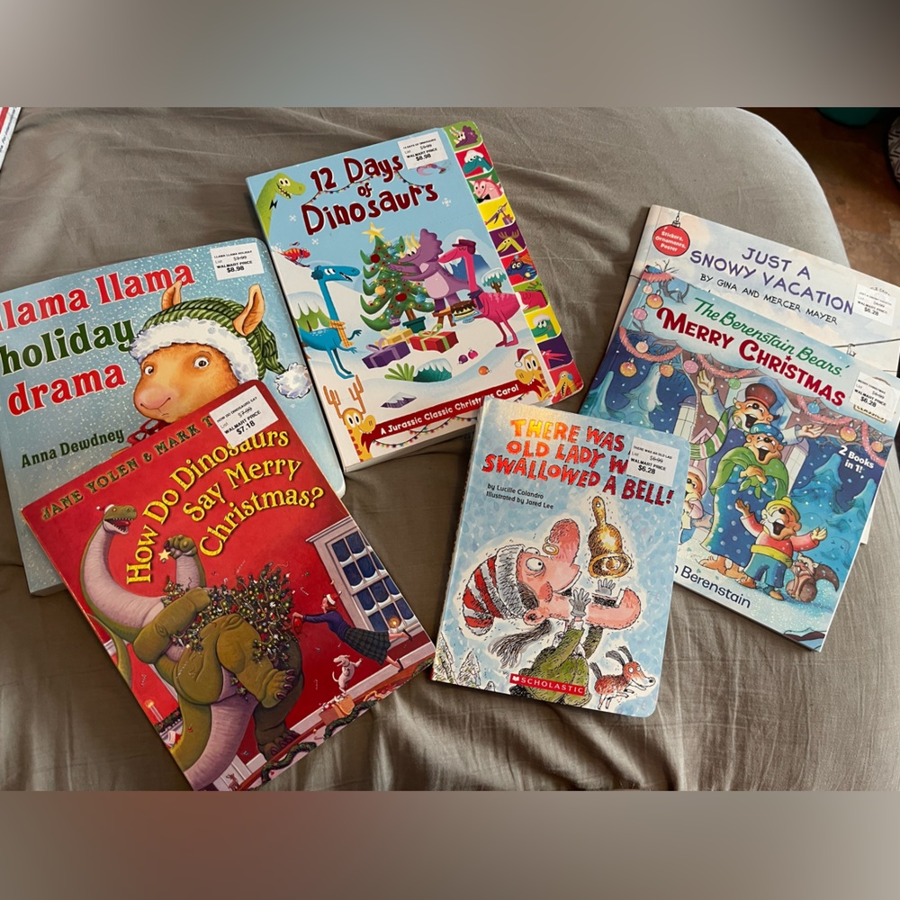 6 kids Christmas Books - Picture 1 of 8